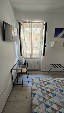 Camera finestra
